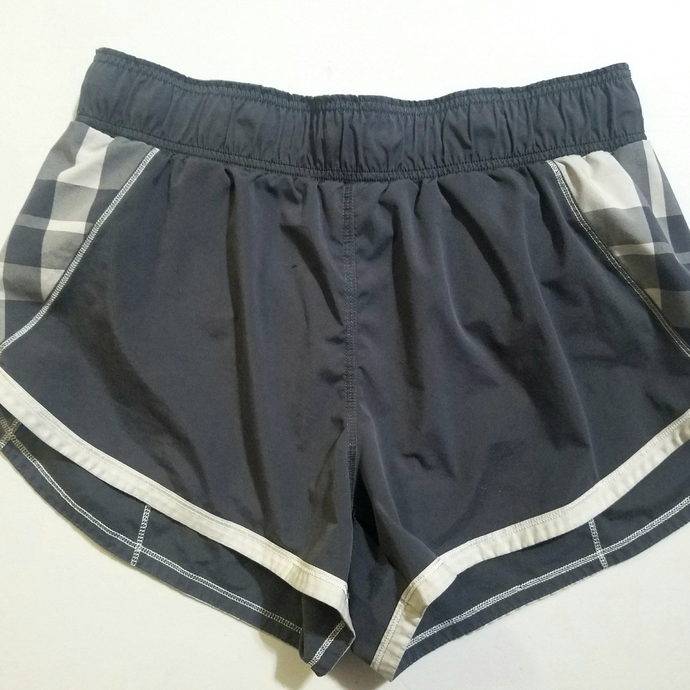 Lululemon Lightweight Shorts Lined Sz 4